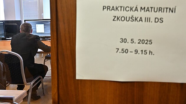 Praktick maturita v koncm oboru Podnikn s odbornou specializac provozovn pohebn sluby v Akademii Svtl nad Szavou.