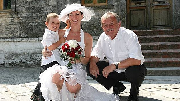Karel ��p a Iva Havr�nkov� se vzali na Chalkidiki v p�tek 27.7.2007. Svatbu rodi�� si u��val i t��let� Jan