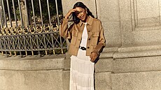 Jen máloco je pro boho styl tak typické, jako dlouhé rozevláté aty s asením v...