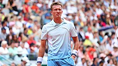 Zadumaný Jií Leheka ve tetím kole Roland Garros.