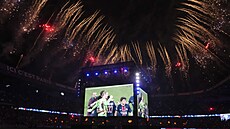 Ohostroj nad Parkem princ, kde sídlí fotbalisté PSG, zvstuje jejich triumf v...