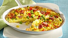 T�stovinová omeleta s páre�ky