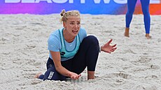 Marie-Sára tochlová sleduje, zda její spoluhráka Markéta Svozilová vybere...