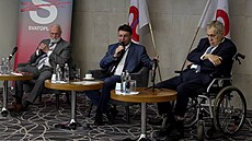 Exprezident Milo Zeman a bývalý slovenský prezident Ivan Gaparovi na setkání...