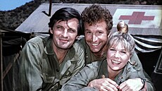 Hvzdy seriálu M.A.S.H. Alan Alda, Wayne Rogers a Loretta Swit