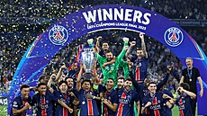 Fotbalisté PSG slaví vítzství v Lize mistr