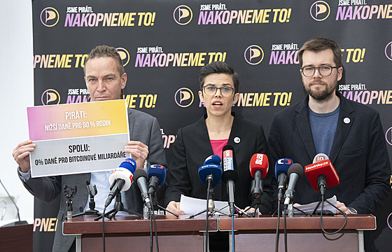 Tisková konference poádaná Pirátskou stranou. (3. ervna 2025)