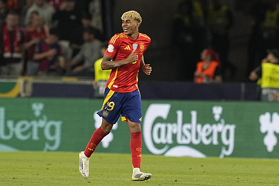 panlský fotbalista Lamine Yamal bhem utkání Ligy národ s Francií.