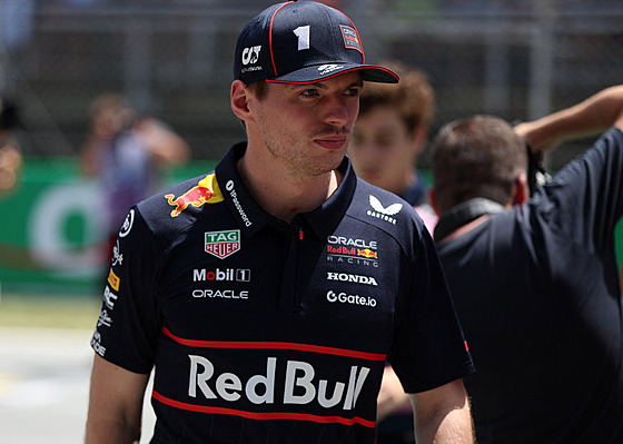 Max Verstappen z Red Bullu p�ichází na start Velké ceny �pan�lska