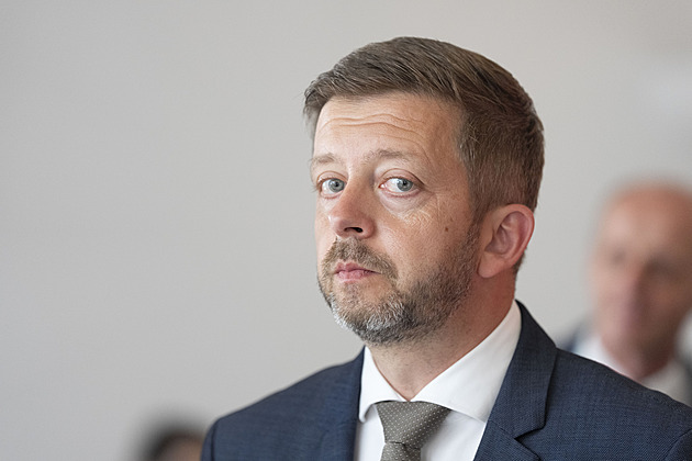 Kolik budou potřebovat Starostové průzkumů na to, aby se obrátili k Fialovi zády?