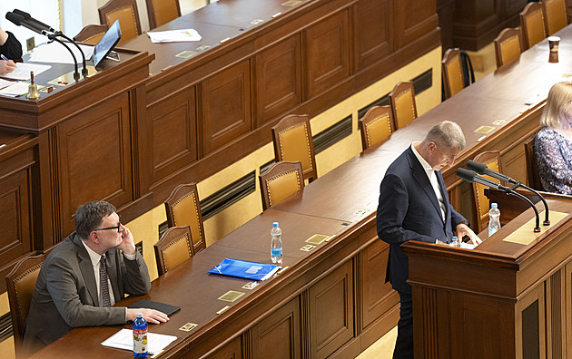 Fiala, Stanjura a Blažek se nechali uplatit drogovým dealerem, řekl Babiš