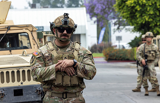 Trump do Los Angeles povolal námořní gardu. Nechci občanskou válku, řekl