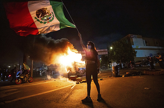 VIDEO: Policista v Los Angeles střelil reportérku v přímém přenosu