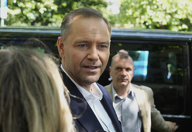 První odhady přisoudily vítězství Trzaskowskému. Výsledek bude těsný