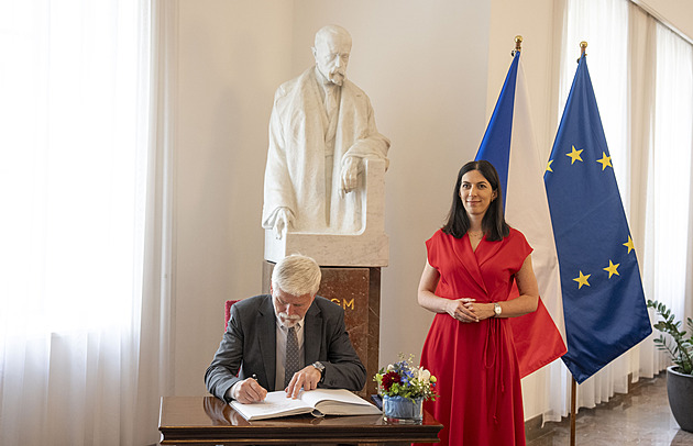 Pavel navštívil před koncem volebního období Sněmovnu, pád vlády si nepřeje