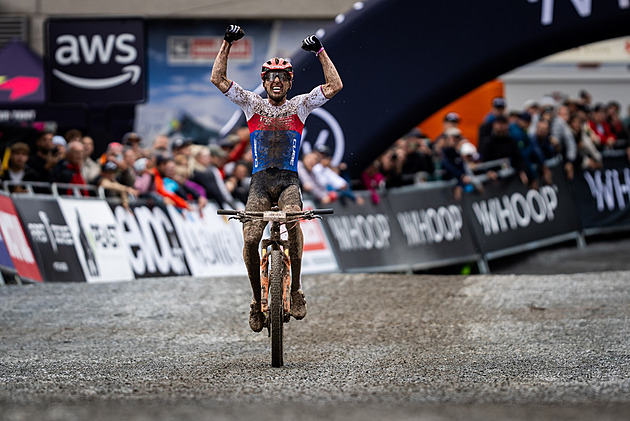 První triumf ve Světovém poháru. Cink se dočkal ve 34 letech, navázal na Kulhavého