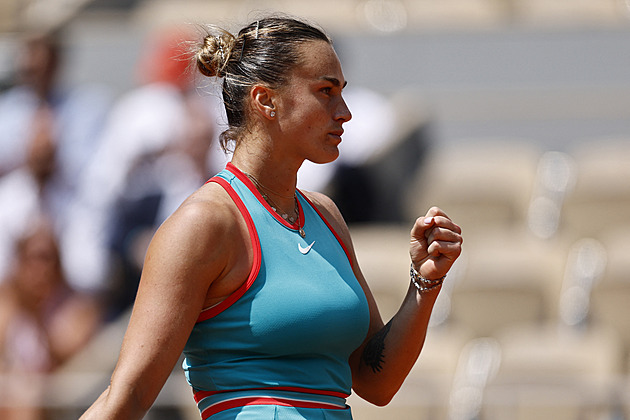 Sabalenková je první semifinalistkou Roland Garros, postoupila i Šwiateková