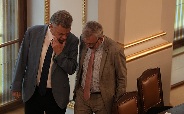 Dopadlo to blbě, už mluvit nebudu, omluvil se Blažek. Na otázky neodpověděl