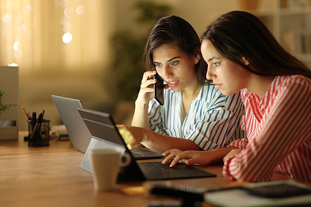 Stejná wi-fi, jiná rychlost. Proč mobil někdy tahá za kratší konec a co s tím