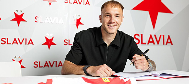 Další posila pro Slavii. Slovenský obránce Javorček podepsal čtyřletou smlouvu