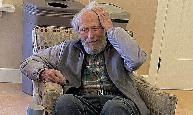 Eastwood popřel rozhovor pro noviny, autorka ho složila z předchozích výroků