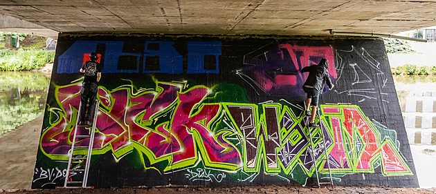 Streetartový Festival Spray ´n´ chill u Labského mostu v Hradci Králové...