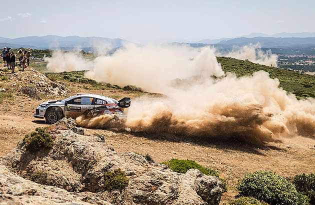 Popáté vítězem Italské rallye. Ogier zahnal loňskou smůlu, Prokop těsně za desítkou
