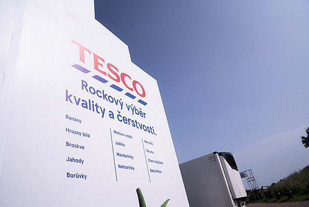 Od regálů do davu. Supermarkety hledají zákazníky na festivalech