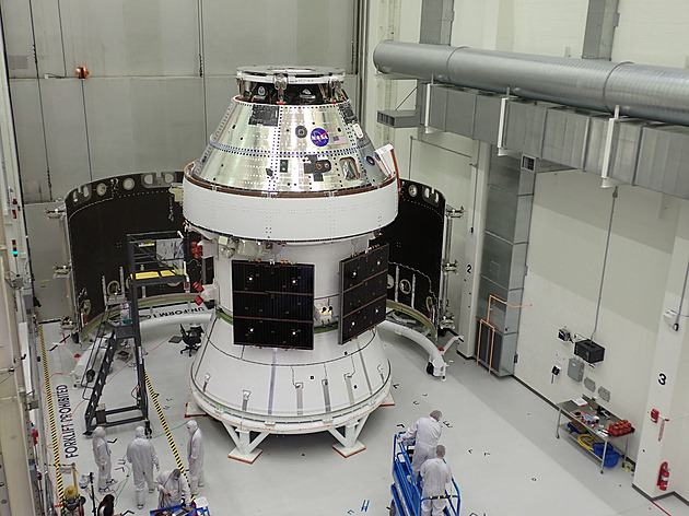 Dominance ve vesmíru a lunární základna. Trump nařídil návrat na Měsíc do tří let