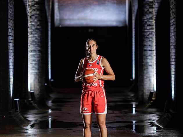 Česká basketbalová reprezentantka Eliška Hamzová.