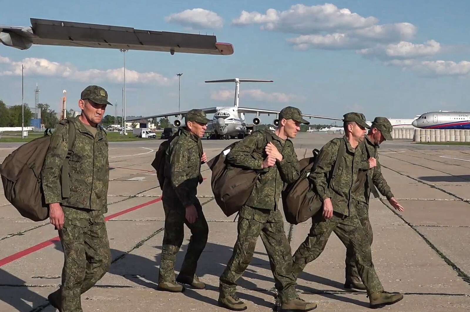 Ruští zajatci míří zpět na frontu během týdne, nestihnou vidět ani příbuzné