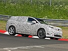 �pioná�ní snímky prototypu sedmimístného elektrického SUV �kody vycházejícího...