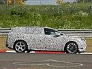 �pioná�ní snímky prototypu sedmimístného elektrického SUV �kody vycházejícího...