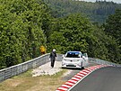 �pioná�ní snímky prototypu sedmimístného elektrického SUV �kody vycházejícího...