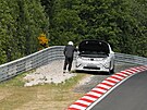 �pioná�ní snímky prototypu sedmimístného elektrického SUV �kody vycházejícího...
