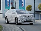 �pioná�ní snímky prototypu sedmimístného elektrického SUV �kody vycházejícího...