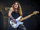 Steve Harris, baskytarista Iron Maiden na koncert v Letanech (31. kvtna...