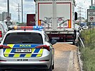 Vysypan obil z kamionu blokuje jeden odboovac pruh na Praskm okruhu. (2....