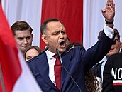 Nawrocki vedl v rámci kampan prvod centrem Varavy. (25. kvtna 2025)