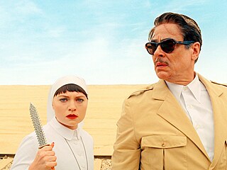 Z filmu Fénické spiknutí: Mia Threapletonová a Benicio Del Toro coby dcera s...