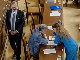 Odstupující ministr spravedlnosti Pavel Blaek a nastupující ministryn Eva...