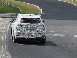 pionání snímky prototypu sedmimístného elektrického SUV kody vycházejícího...