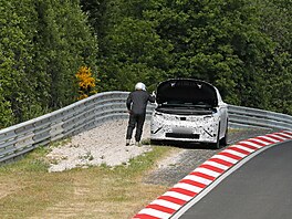 pionání snímky prototypu sedmimístného elektrického SUV kody vycházejícího...