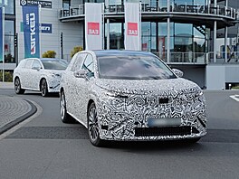 pionání snímky prototypu sedmimístného elektrického SUV kody vycházejícího...