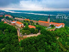 Zven�í v�ak dominuje standardní tvá� st�ední Evropy, která doprovází starobylá...