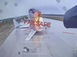 Ukrajinské drony zaútoily na základny ruského strategického letectva. (1....