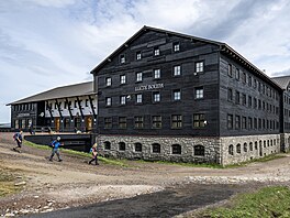 Luní bouda v Krkonoích je od nedle pístupná jen ubytovaným. (1. ervna 2025)