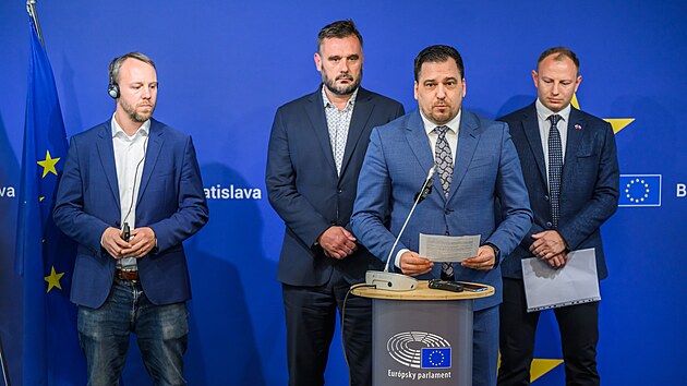 Europoslanec Tom Zdechovsk s delegac v Bratislav (28. kvtna 2025)