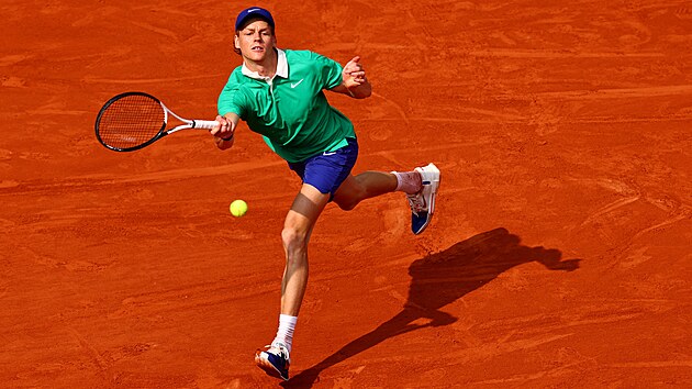 Jannik Sinner vrac m ve finle Roland Garros.