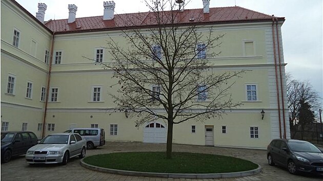Kapacita stvajcch prostor Domova Nov Syrovice u pestv stait, zazen m v evidenci vce ne 120 dost o umstn.